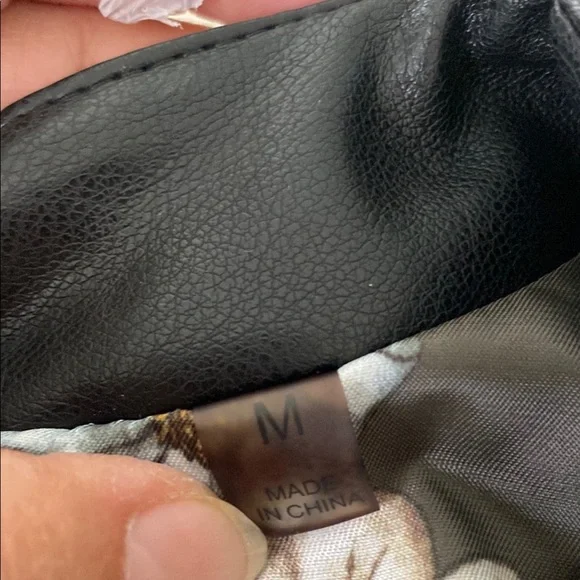 Woman’s Bagatelle Black Jacket with Zipper Details  M  winter - Picture 5 of 15